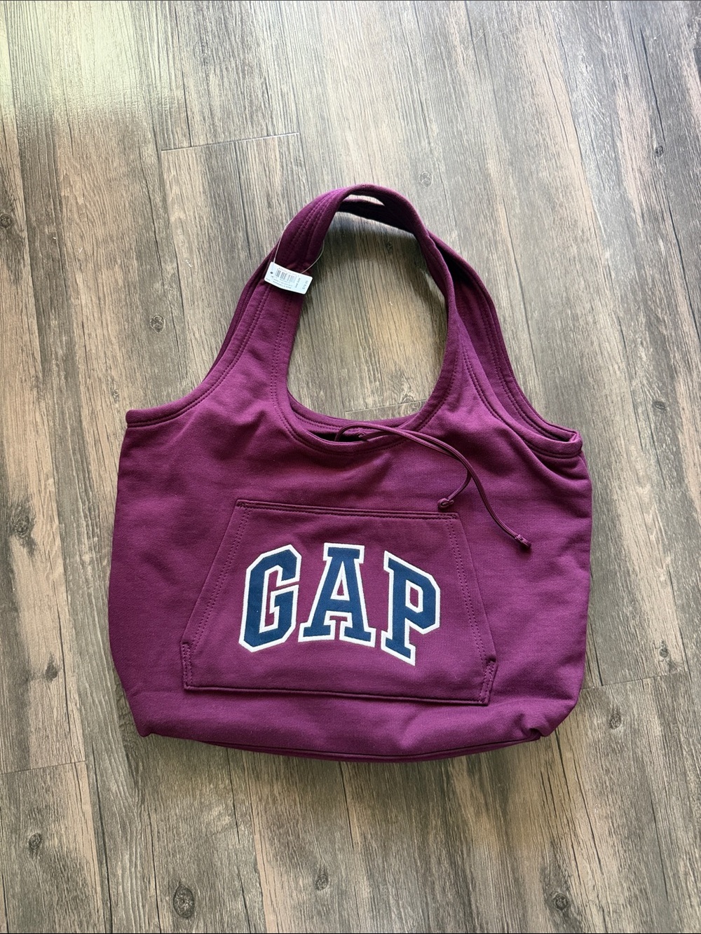 NWT. Fall 2026 Large GAP Plum Logo Tote with Navy & White Accents